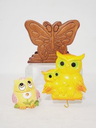 Vintage Retro Butterfly Assortment-wall Art, Napkin Holder & 2 Piece Shaker