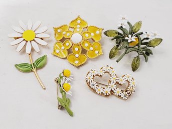 Five Vintage Retro Daisy Floral Ladies Pins & Brooches