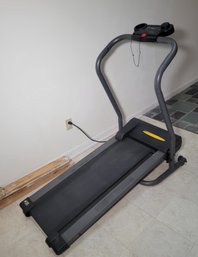 Weslo Cadence Ex 12 Treadmill.  Tested And Working.   - - -- - -- - - - -- - --- - -- - - - Loc:LL