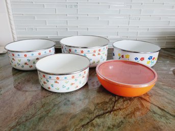 Assortment Of Enamel & Plastic Serving Bowls - Saltera, M. Kamenstein