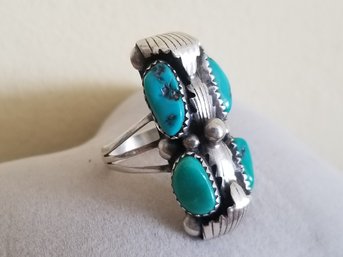 Vintage Native American Navajo Silver & Turquoise Handcrafted Ring Size 7