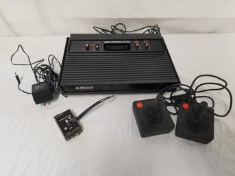 Atari 2600 Game Console & Controllers