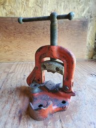 Vintage Ridgid No 22 Bench Yoke Pipe Vise