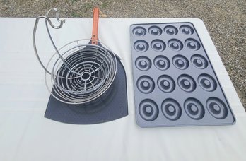 Donut Baking Dish, Pizza Tray Amd Metal Basket