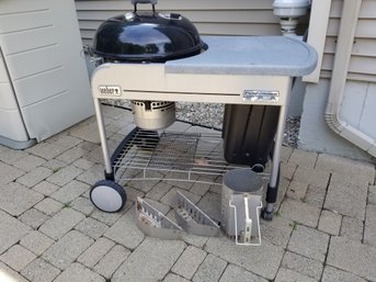 Weber Performer Deluxe Charcoal Grill