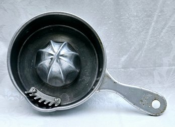 Vintage Kwicky Aluminum Hand Juicer With Pour Spout, Attached Seed Catcher, Non-skid Ring, And Rotating Base