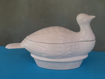 White Pottery Bird Lidded Dish