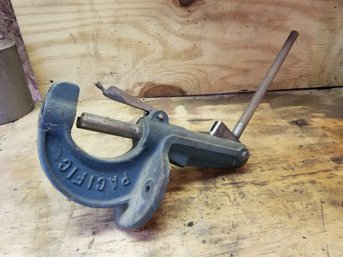 Vintage Pacific Reloader Tool