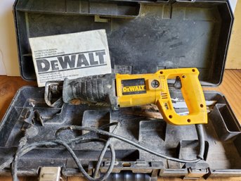 DeWalt Corded Sawzall Reciprocating Saw In Case - Model DW304 - Works!