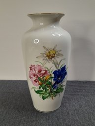 Royal Porzellan Bavaria 22 Karat Gold Floral Vase