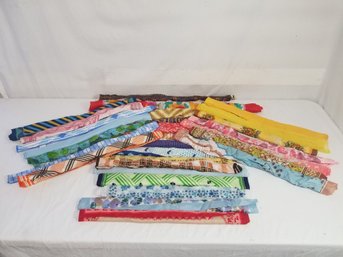 30 Vintage Women's Scarves: Echo, Glentex, Robinson Golluber & More