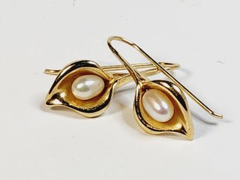 Sweet 14k Yellow Gold Flower With Pearl Hanging Earrings