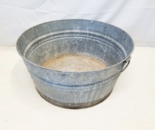 Vintage Large 24' Galvanized Metal Round Tub With Handles