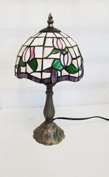 Tiffany Style 16' Tulip Stained Glass Bedside/Table Lamp By: Swan Creations