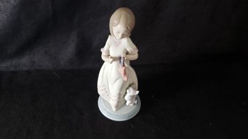 LLADRO THE NIGHT BEFORE CHRISTMAS FIGURINE 'A STOCKING FOR KITTY'