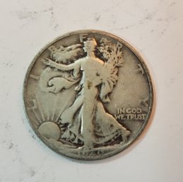 Lot #15 ~ 1940 Silver Walking Liberty Philadelphia 50-Cent Half Dollar Coin