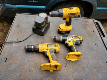 Mixed Lot DeWalt Drill Drivers, Charger & Batteries