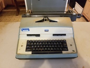 Vintage IBM Electric Typewriter Not Working