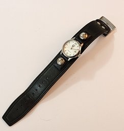 Lot #19 ~ Vintage Roxy Quicksilver Leather Strap Band Watch ~ 8.5'