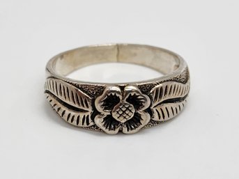 Vintage Sterling Silver Floral Ring