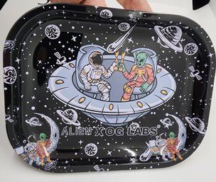 Really Cool, Alien Rolling Tray