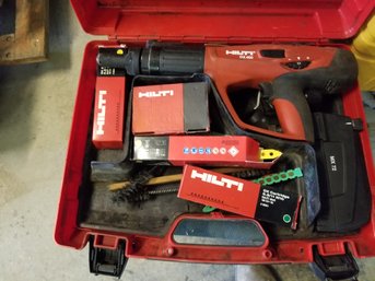 HILTI DX 480 Nail Gun  Powder-Actuated Tool With Collated Nail Magazine