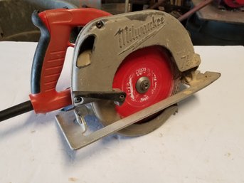 Milwaukee 7 1/4 Tilt Lok Corded Circular Saw Model 6390-20