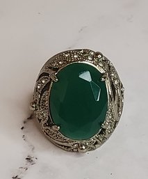 Stunning Green Stone Silvertone Fashion Cocktail Ring