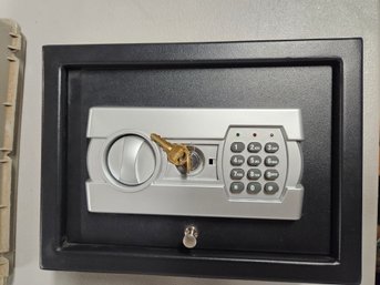 Programmable Gun Safe With Key Lock Backup (combo 0000)