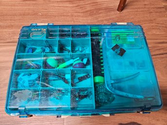 Vintage 2 Compartment Tackle Box