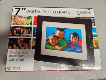 7 Digital Frame, New