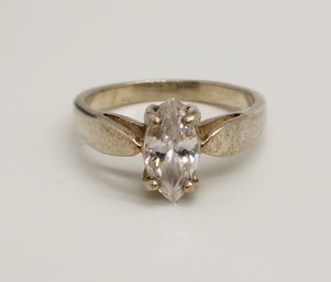 Beautiful Vintage CZ Sterling Silver Ring