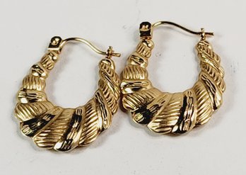 Pretty 14k Yellow Gold Classic Shrimp Horseshoe Hoop Earrings