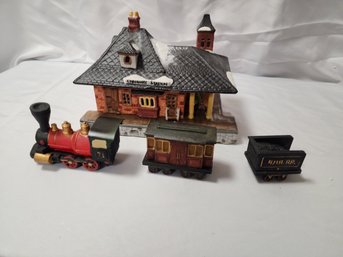 The Dickens Village: Train & Lighted Station