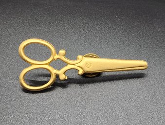 Vintage Scissors Pin