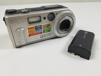 Sony Cyber-shot DSC-P1 3.3MP Digital Camera W/Battery No Charger