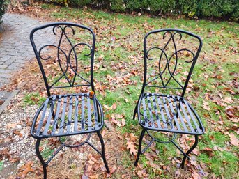 Pair Of Metal Chairs Great Indoor Or Out.