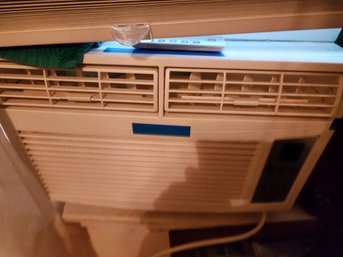 GE Air Conditioner Model AHS06LXW1