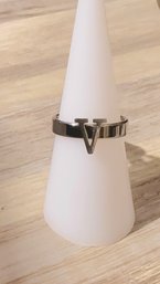 Stainless Steel Silvertone V Initial Ring Size 7