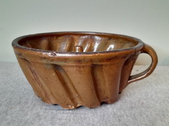 Pottery Bunt Pan