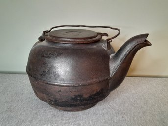Large Vintage Cast Iron Kettle Pot