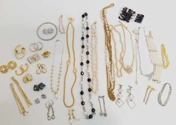 Great Selection Of Glamorous Vintage/modern Costume Jewelry