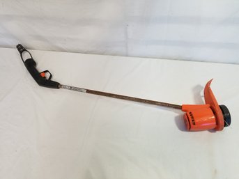 Black & Decker Electric Grass Trimmer 822 9'Cut