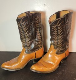 Justin Men's Leather Cowboy Boots.  Nice Stitching. - - - - - - - -- - - - - - - - - - - - - - Loc FH.