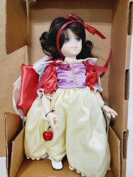 1988 Vintage Robin Woods Snow White Collectible Doll