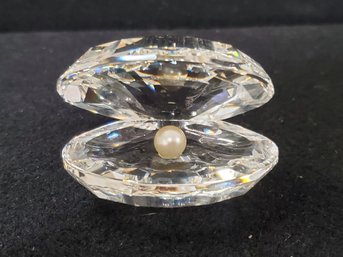 Vintage Swarovski Crystal Oyster Clam Shell With Pearl 7624 NR 055 W/Box