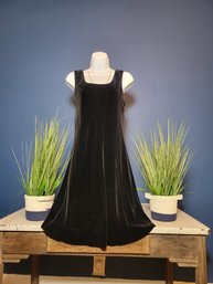 Ann Taylor, Black Velour Evening Dress. Size 8.