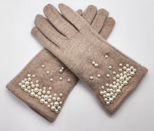Beige Cashmere Gloves With Faux Pearls And Touch Screen Friendly
