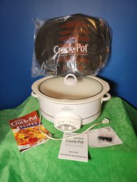 Crock Pot Smart Pot With New Carrying Case. - - - - - - - - - - - - - - - - - - - -- - - - - - - Loc: S1