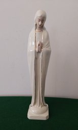 BEAUTIFUL HAND PAINTED CERAMIC BLESSED MOTHER STATUE